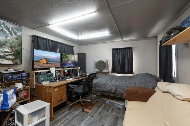 $179,999 | 18340 Walnut Avenue, Lake Elsinore, CA 92532