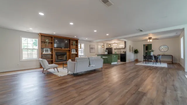 $259,900 | 1908 Central Drive, Gary, IN 46407