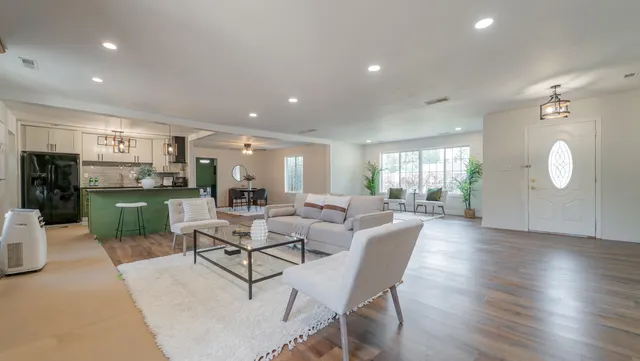 $259,900 | 1908 Central Drive, Gary, IN 46407