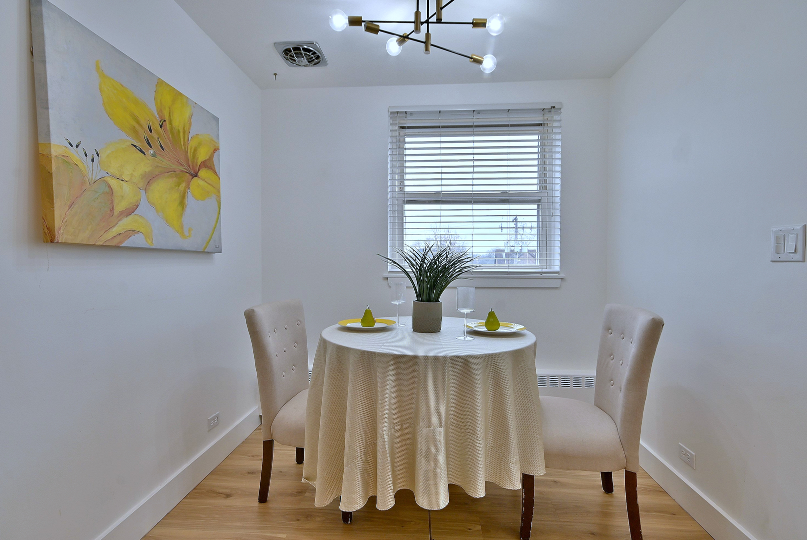 1301 West Touhy Avenue, Unit 315 Park Ridge, IL 60068 - Photo 9 of 17 a dining room with furniture and window