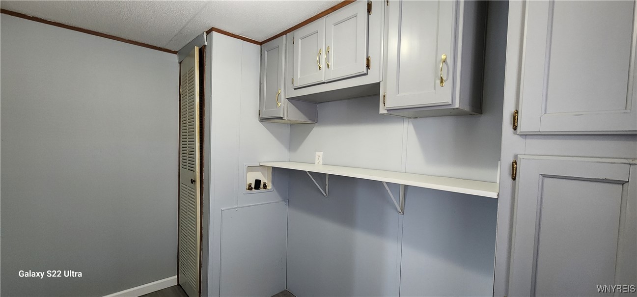 1334 Willowbrook Drive Lockport Town, NY 14094 - Photo 19 of 41