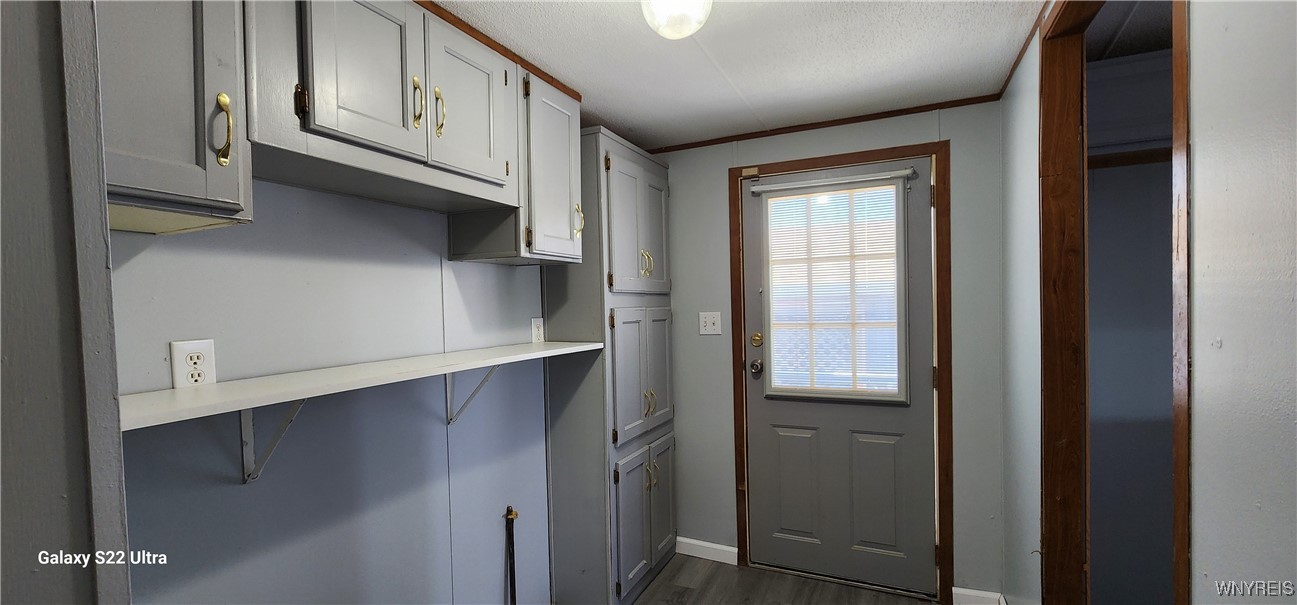 1334 Willowbrook Drive Lockport Town, NY 14094 - Photo 20 of 41