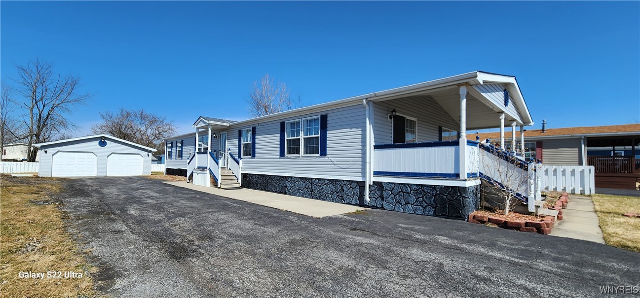 1334 Willowbrook Drive Lockport Town, NY 14094 - Photo 2 of 41