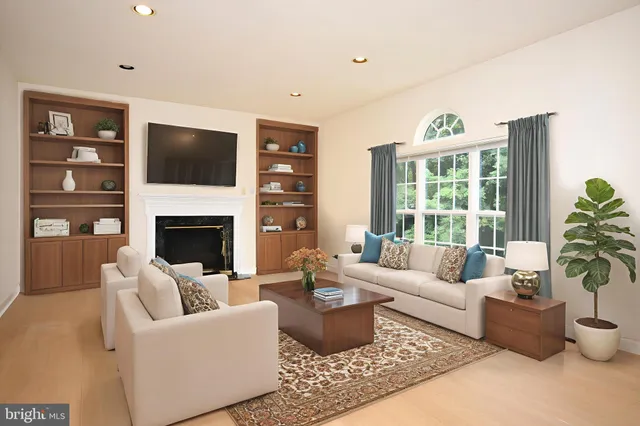 $3,800 | 8223 Edge Hill Lane, Ellicott City, MD 21043