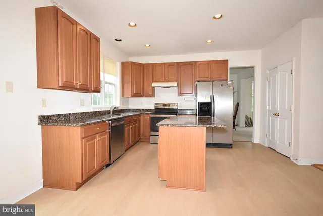 $3,800 | 8223 Edge Hill Lane, Ellicott City, MD 21043