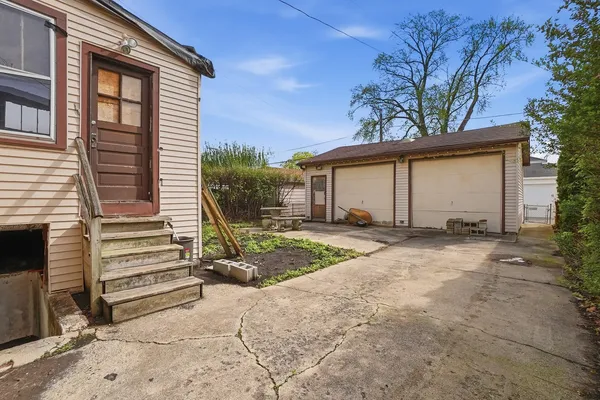$325,000 | 7339 North Osceola Avenue, Chicago, IL 60631