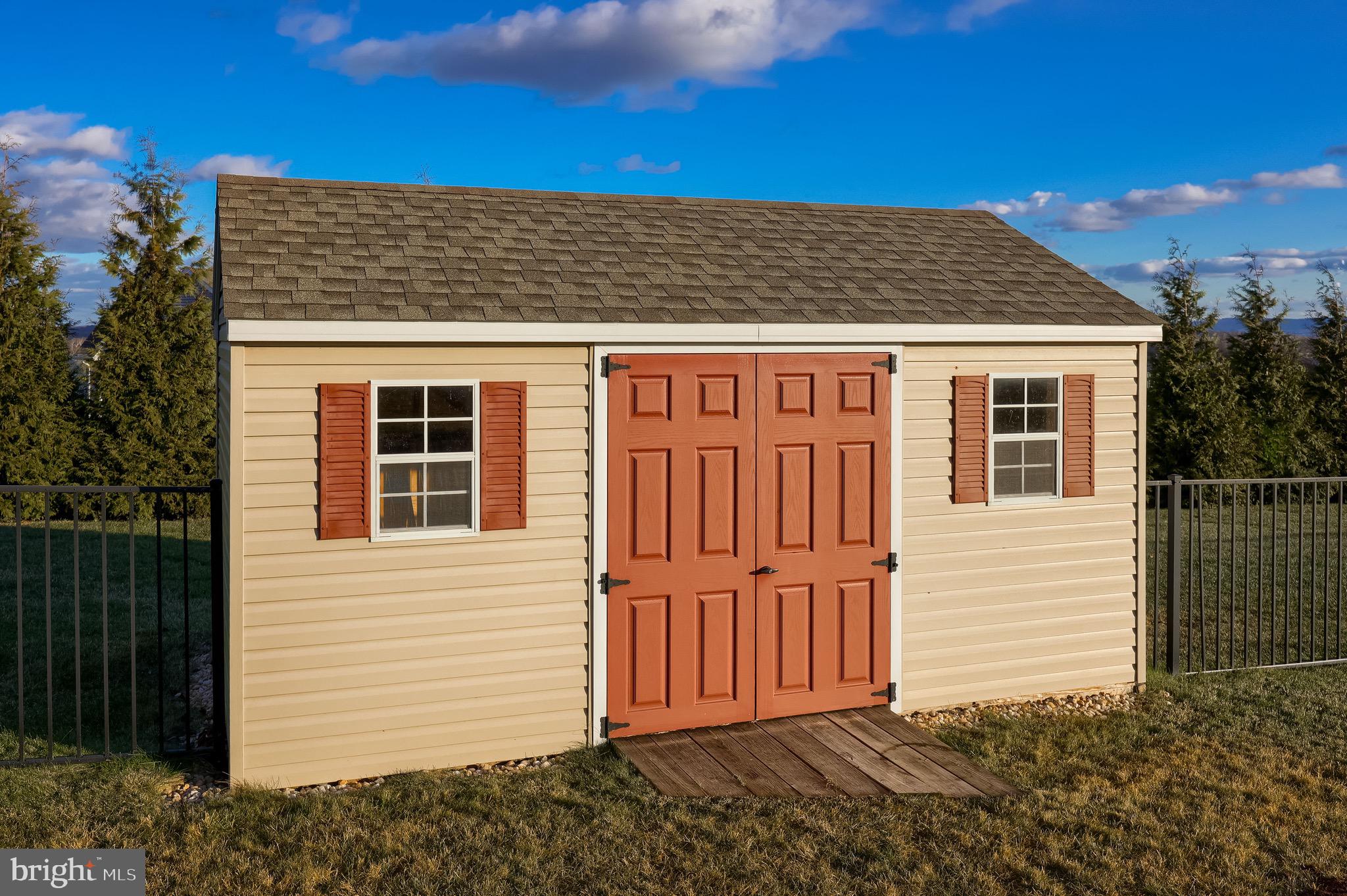 95 Hunters Chase Etters, PA 17319 - Photo 62 of 73 a front view of a house