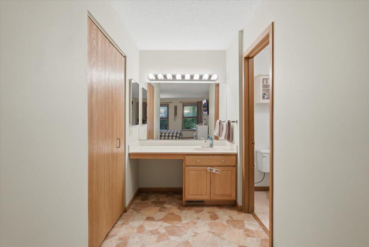 1381 Berry Ridge Road, Unit 404 Eagan, MN 55123 - Photo 17 of 25 Gallery Image 17