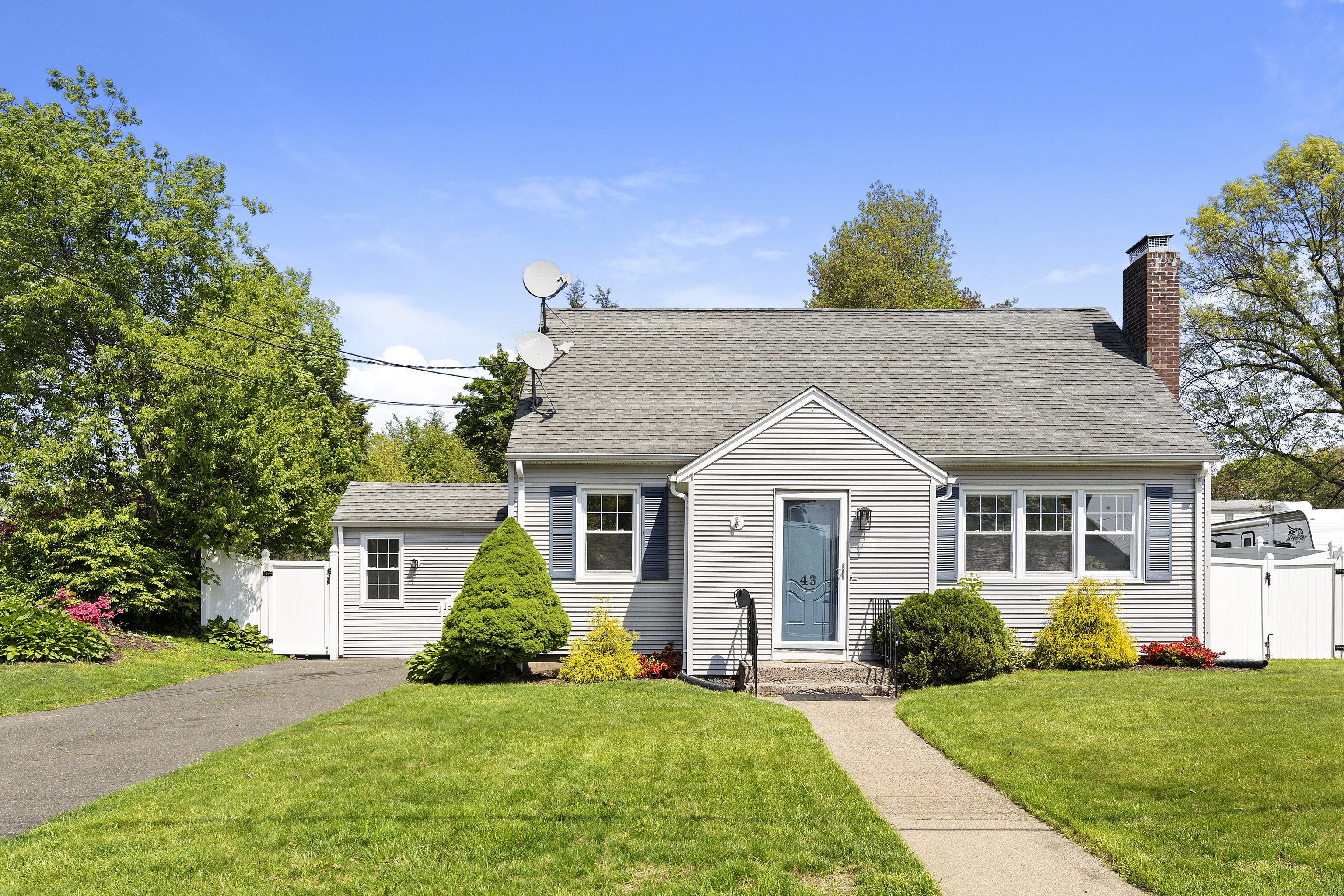 43 Dorothy Road Manchester, CT 06042 - Photo 1 of 1