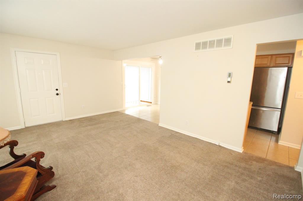 24644 Spring Lane Harrison Township, MI 48045 - Photo 6 of 28