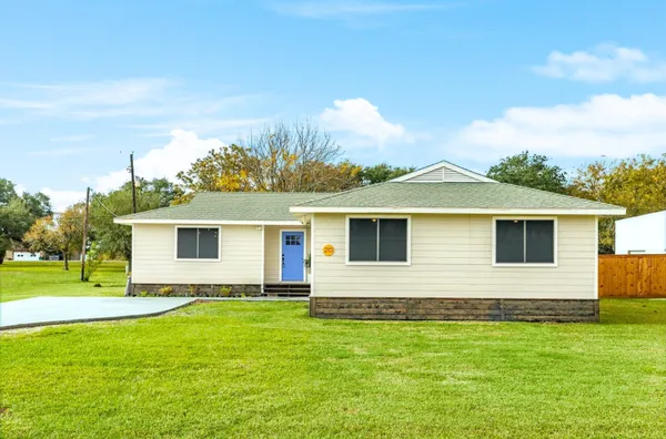 $260,000 | 210 Cactus, Oyster Creek, TX 77541