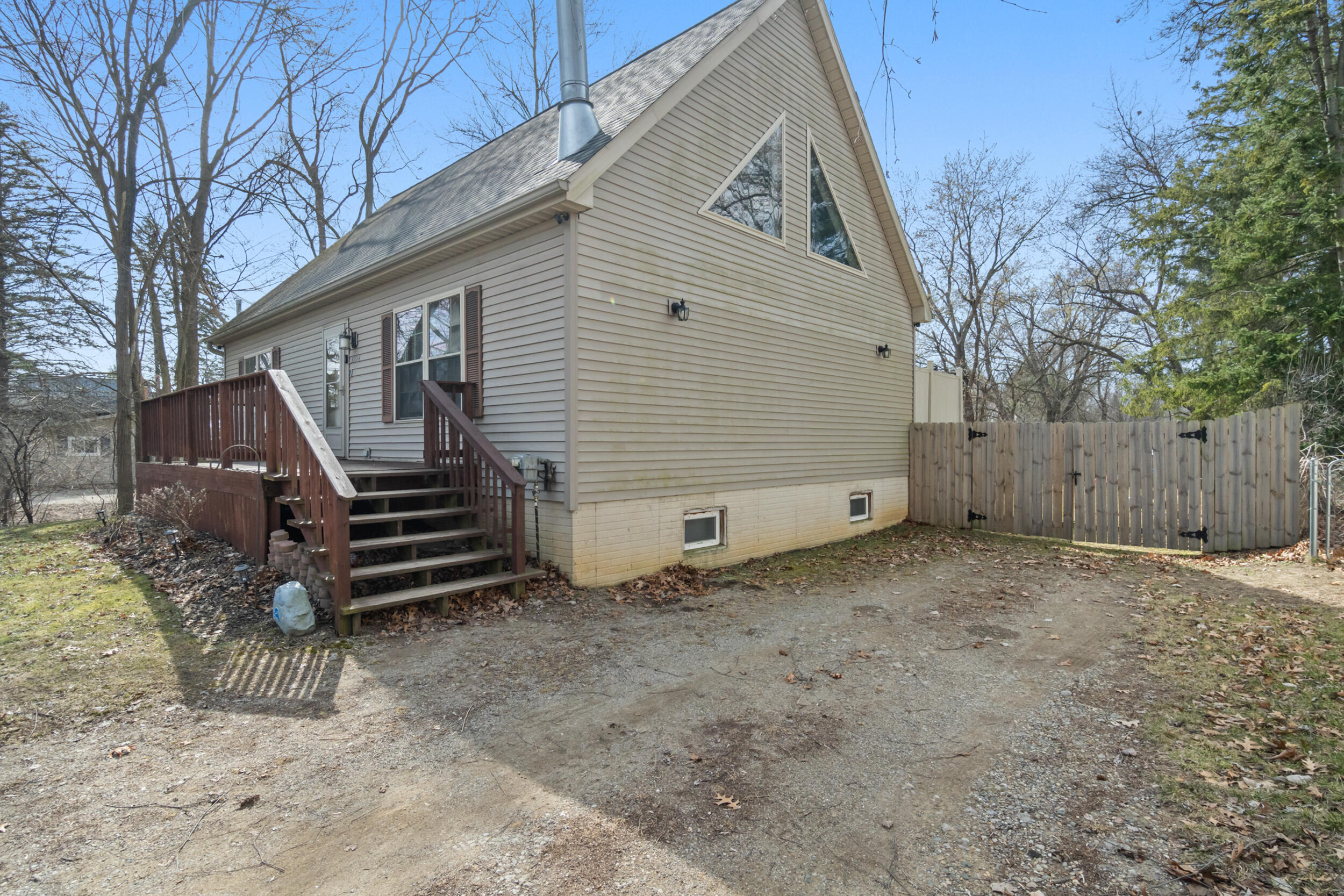 3554 Roosevelt Road Jackson, MI 49203 - Photo 37 of 41 3554 Roosevelt Rd, Jackson, MI 49203 (up