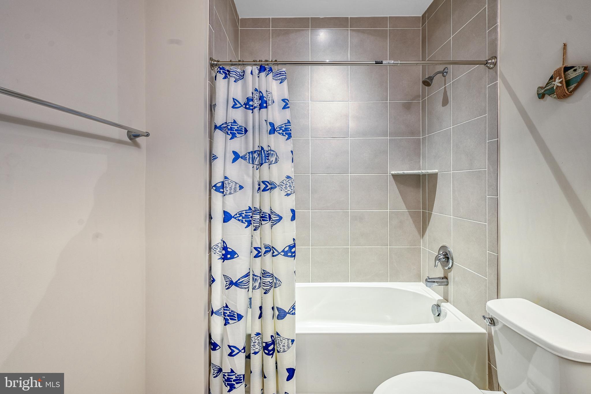 287 Sunset Loop Mineral, VA 23117 - Photo 31 of 109 Bathroom #1 off Entry/Foyer