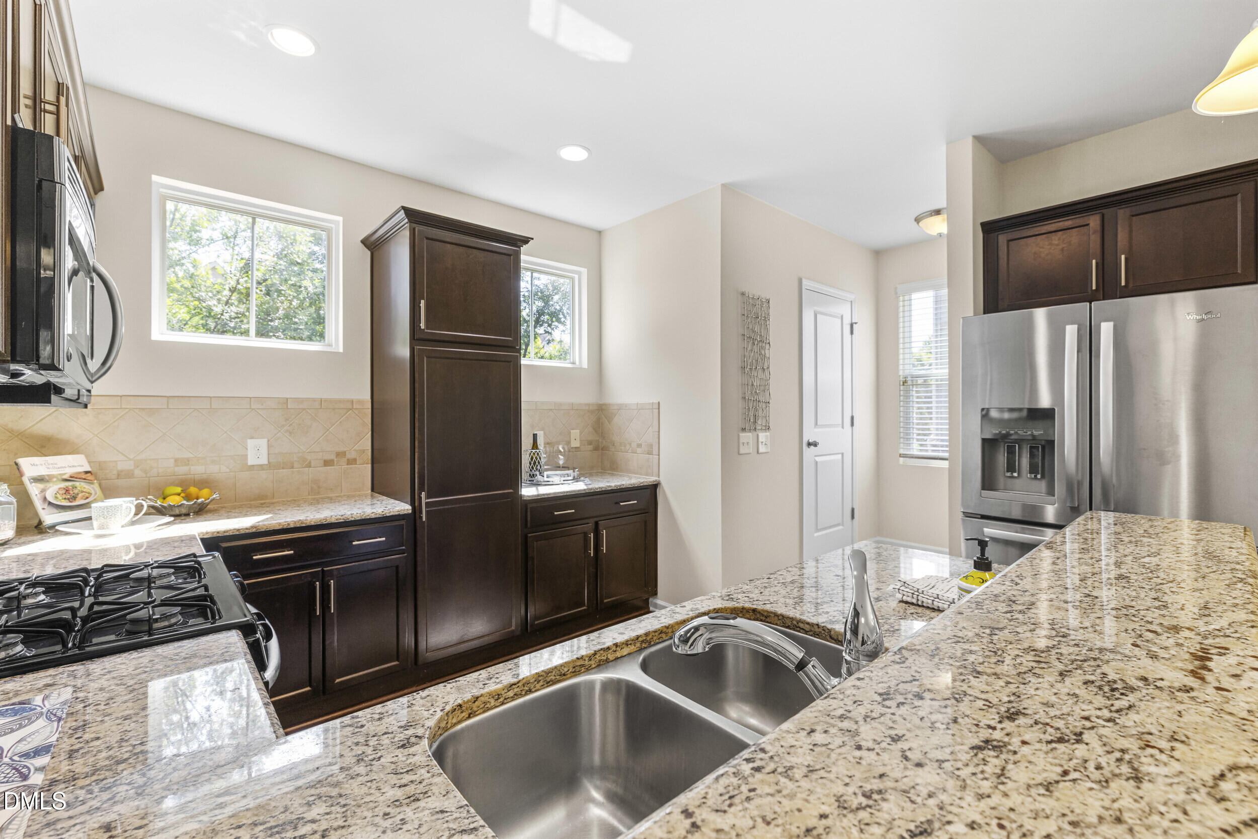 1529 Crafton Way Raleigh, NC 27607 - Photo 13 of 48 22_5i3a1837
