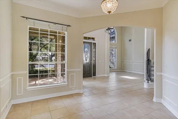 a view of livingroom with painted walls