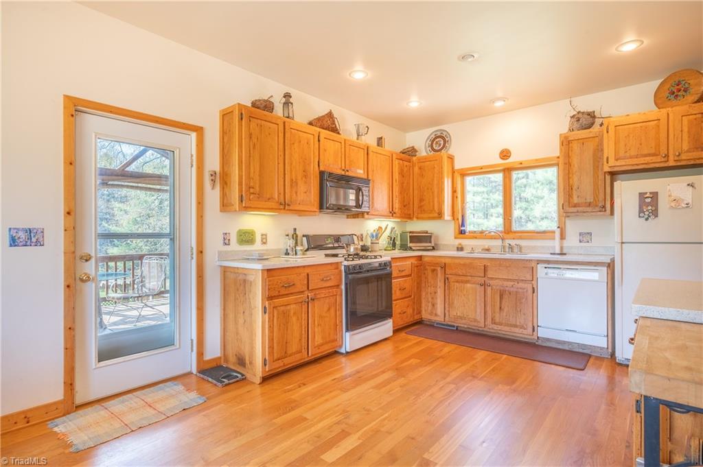 931 Maple Shade Road Laurel Fork, VA 24352 - Photo 18 of 50 Gallery Image 18