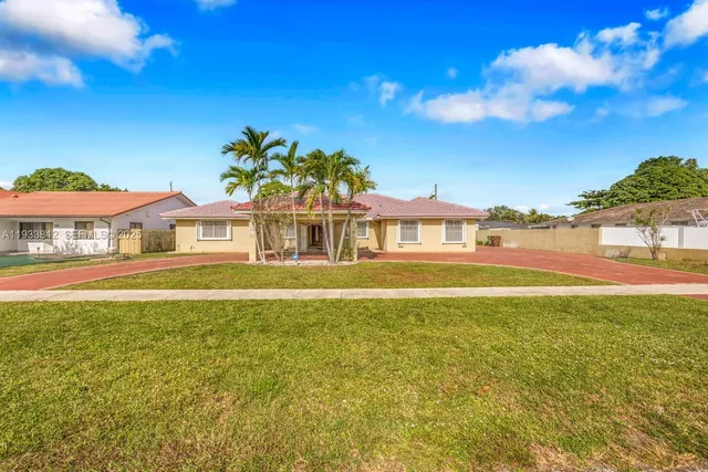 $1,000,000 | 165 West 50th Street, Hialeah, FL 33012