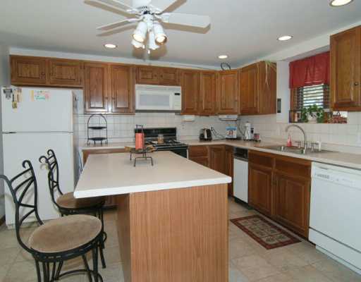 38 Old River Road Lincoln, RI 02865 - Photo 4 of 12 Kitchen.