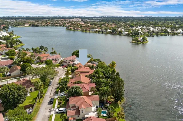 $564,900 | 6648 Buena Vista Drive, Margate, FL 33063