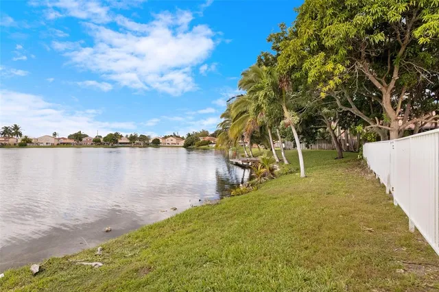 $564,900 | 6648 Buena Vista Drive, Margate, FL 33063
