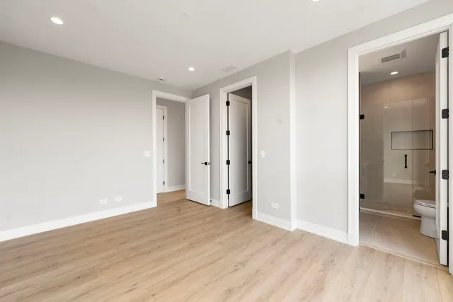 $3,150 | 2355 West Flournoy Street, Unit 402, Chicago, IL 60612