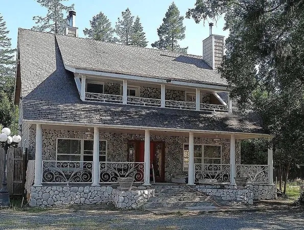 $575,000 | 33252 Redwood Highway, O'Brien, OR 97534
