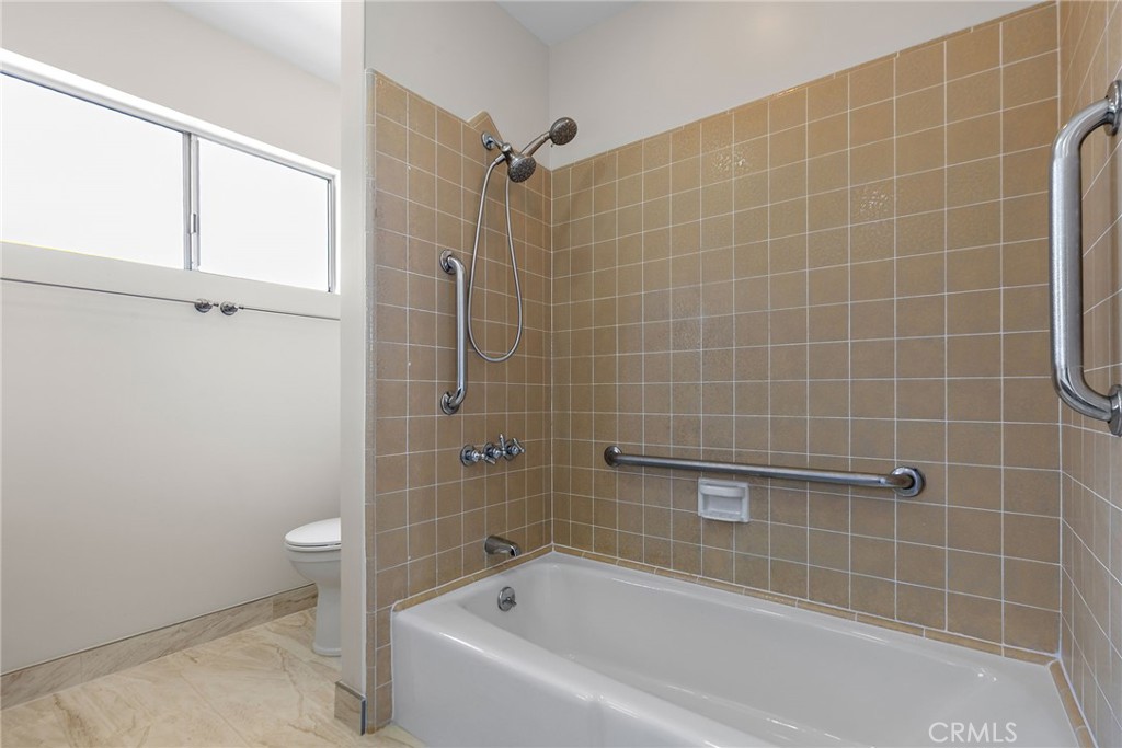 443 Woodbury Road Glendale, CA 91206 - Photo 26 of 48 Hall Bathroom