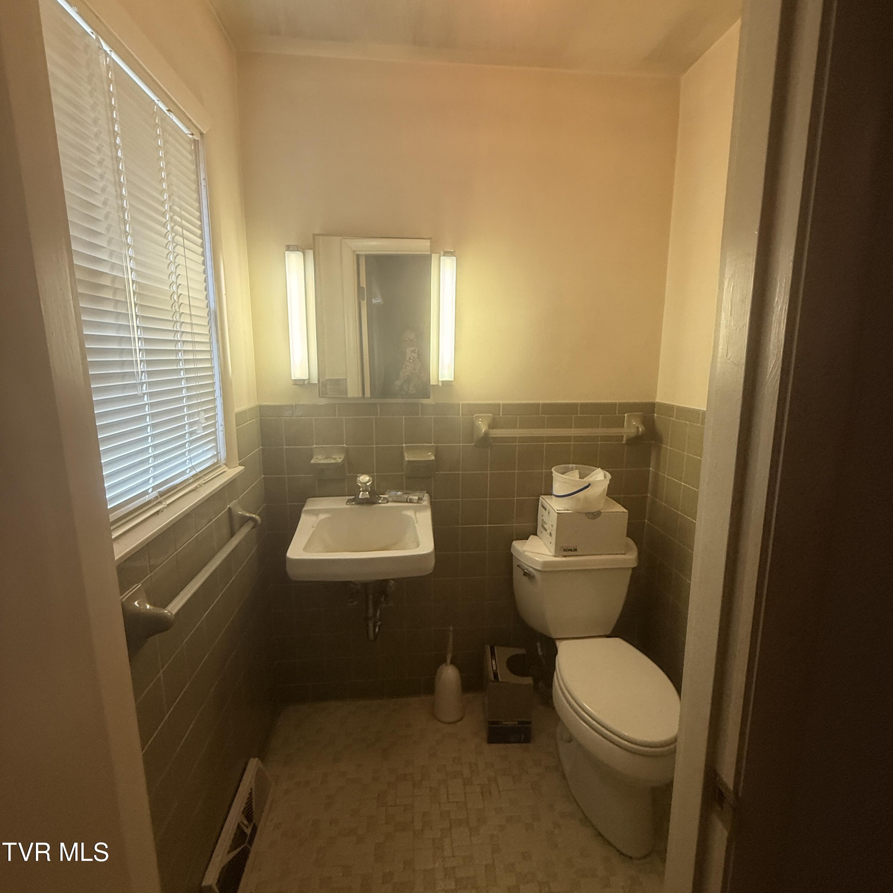 136 Longview Road Bristol, VA 24201 - Photo 17 of 18 IMG_7350