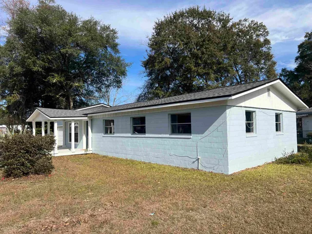 $240,000 | 447 South Shelfer Street, Quincy, FL 32351