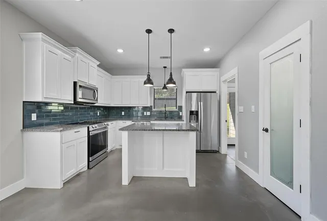 $1,475 | 610 East Shepherd Street, Denison, TX 75021