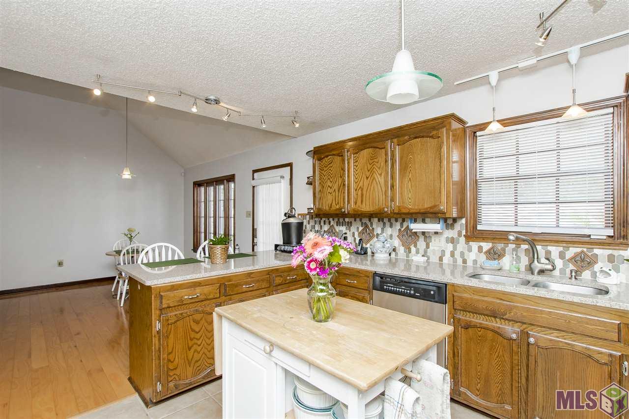 2084 Michel Delving Road Baton Rouge, LA 70810 - Photo 8 of 32