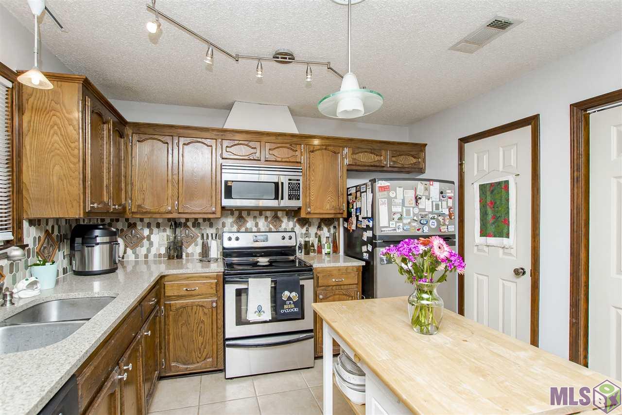 2084 Michel Delving Road Baton Rouge, LA 70810 - Photo 9 of 32