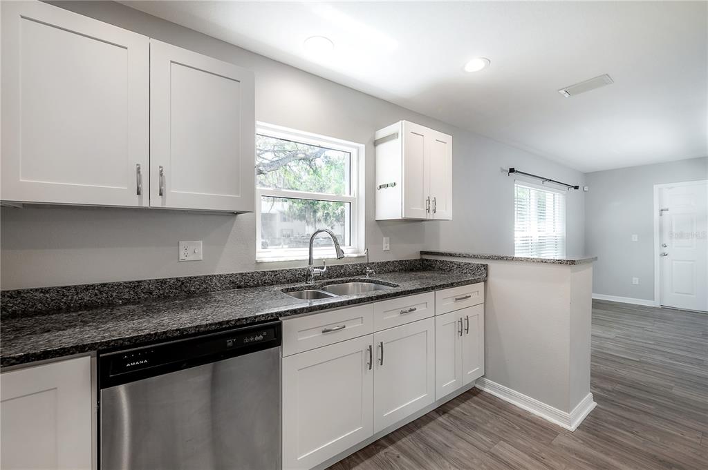 595 Shady Grove Drive Dunedin, FL 34698 - Photo 10 of 42