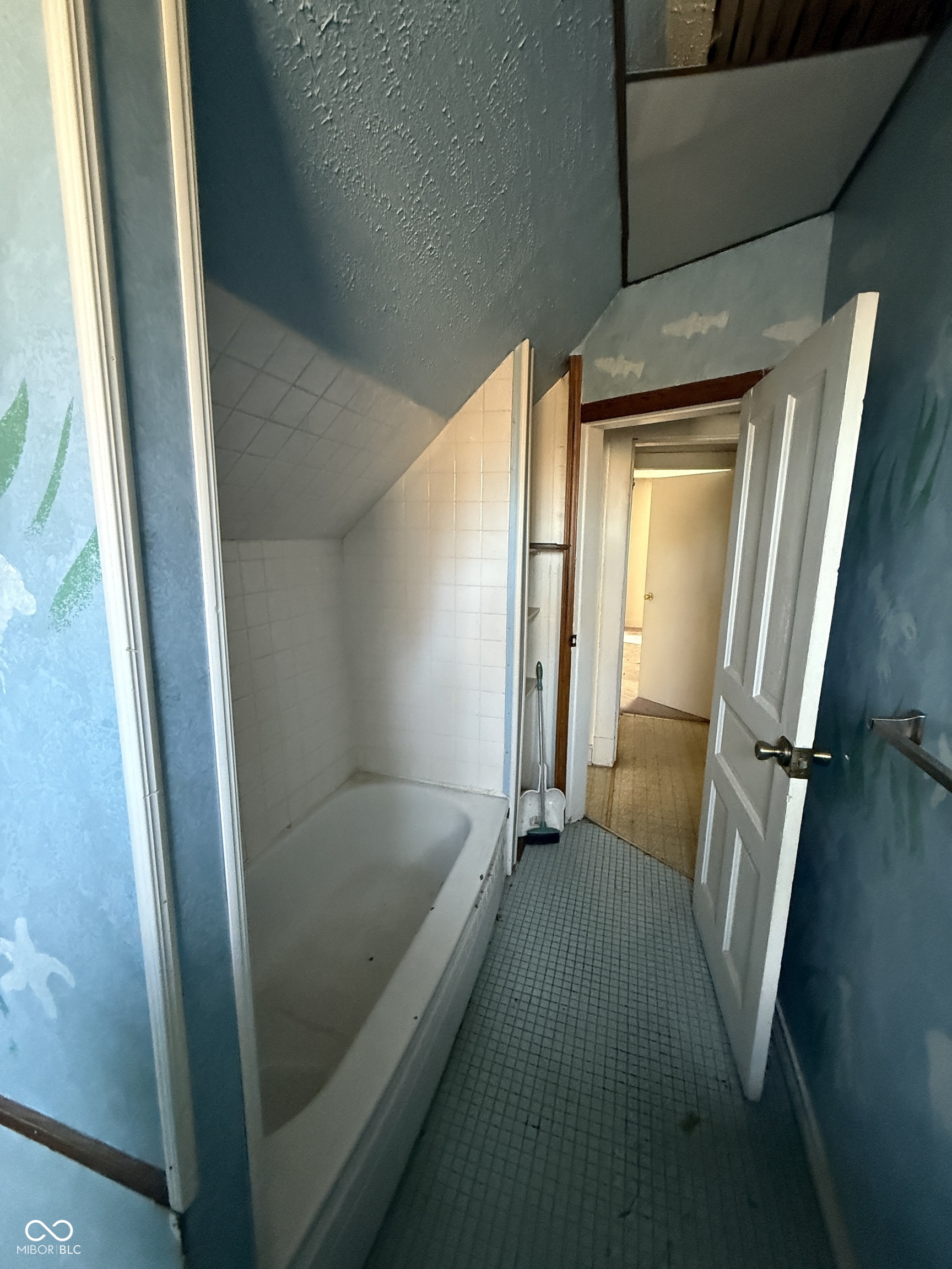 119 South Hawthorne Lane Indianapolis, IN 46219 - Photo 38 of 44