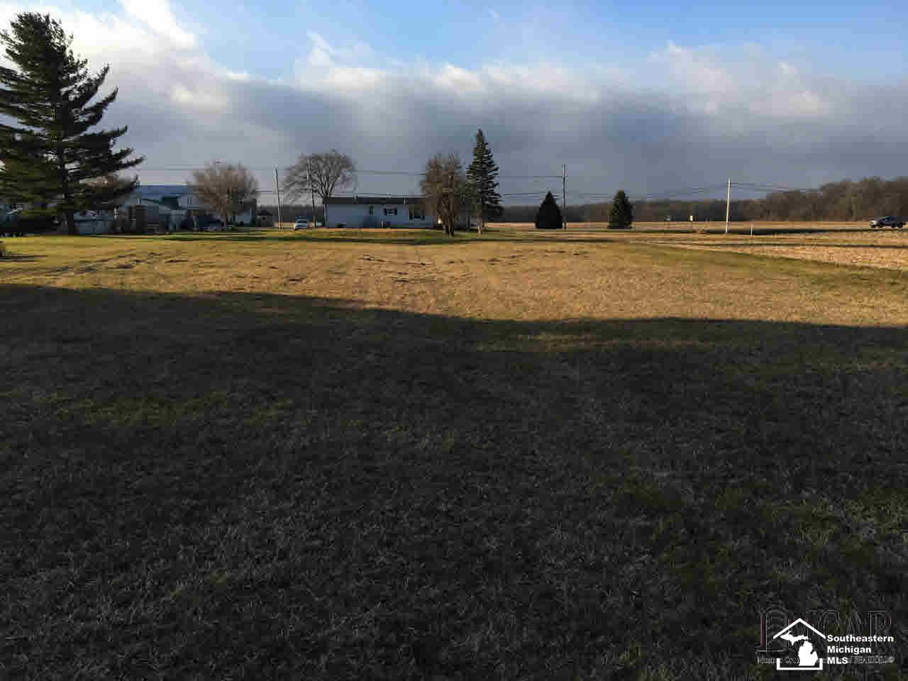 6104 Stewart Road Monroe, MI 48162 - Photo 5 of 18 21271418-4.JPG