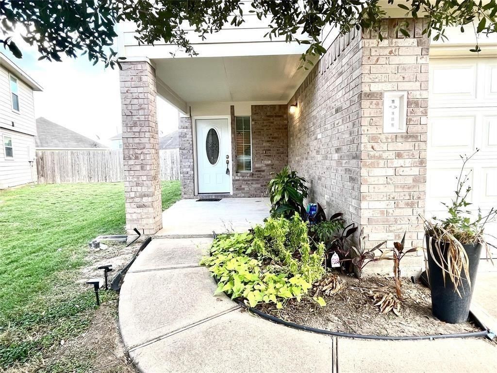 19111 Canaras Court Katy, TX 77449 - Photo 3 of 19 a view of a garden with plants