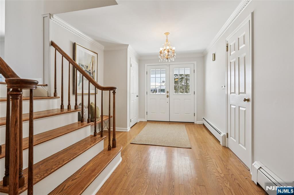 369 West Saddle River Road Upper Saddle River, NJ 07458 - Photo 3 of 37