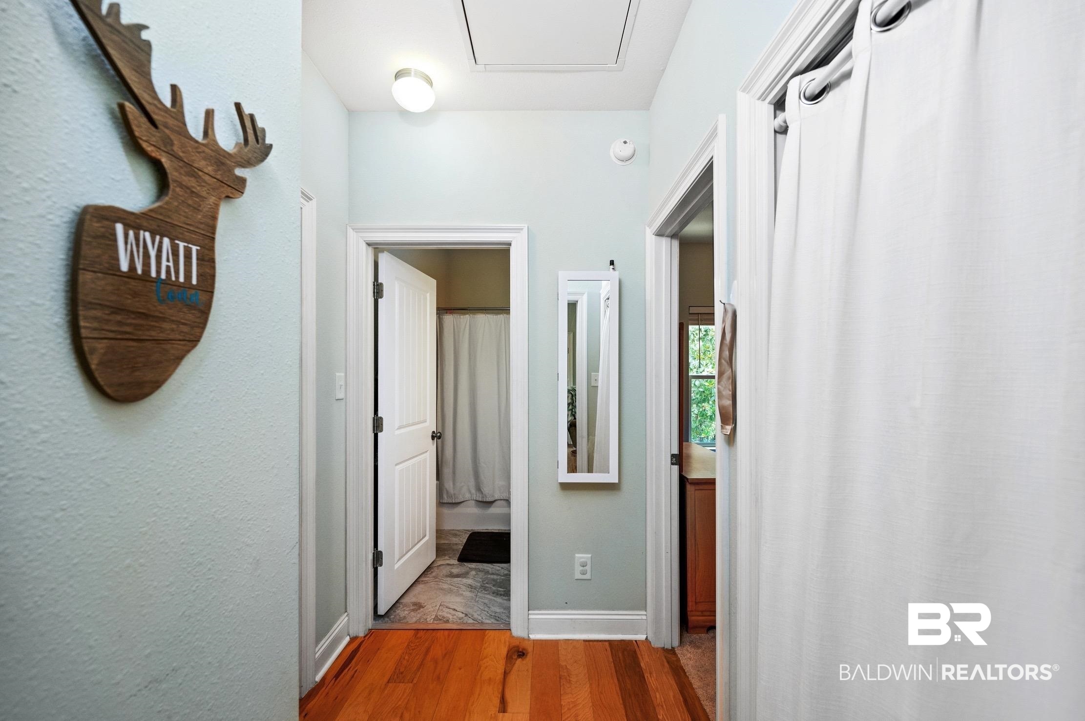 25400 Goat Cooper Road Robertsdale, AL 36567 - Photo 9 of 34 Hallway