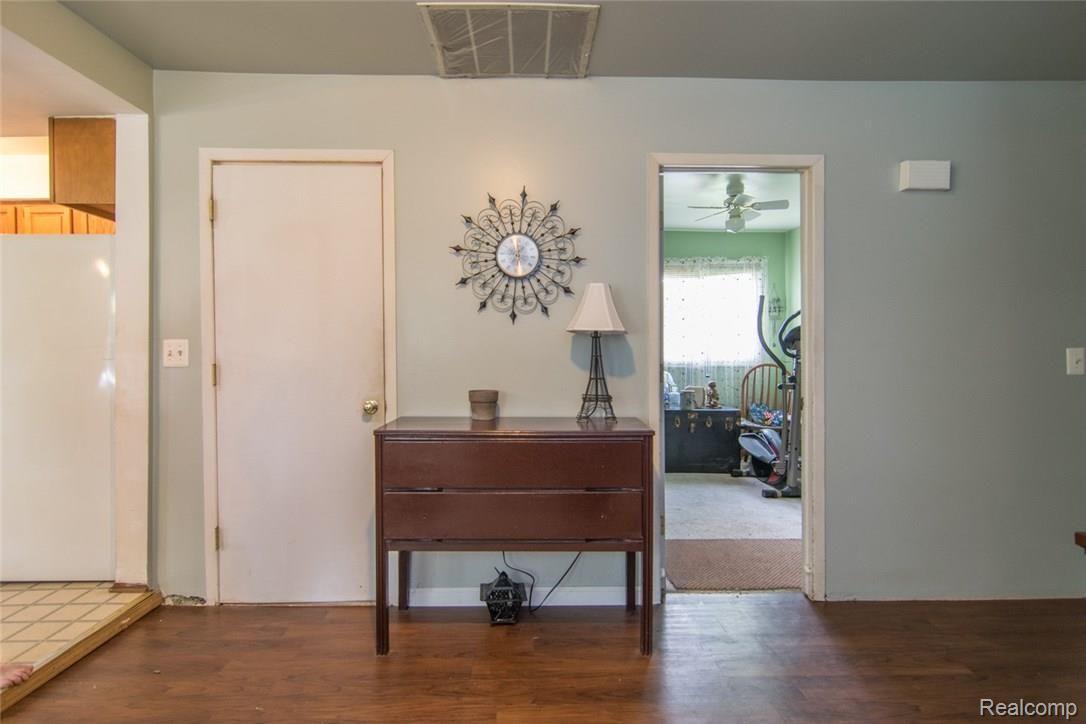 2620 Riley Center Road Memphis, MI 48041 - Photo 6 of 45 DSC_1289.jpg