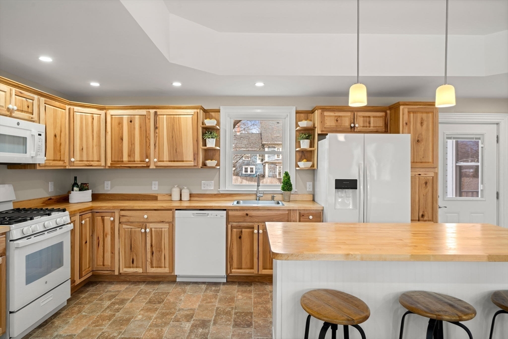 37 School Street Merrimac, MA 01860 - Photo 8 of 42