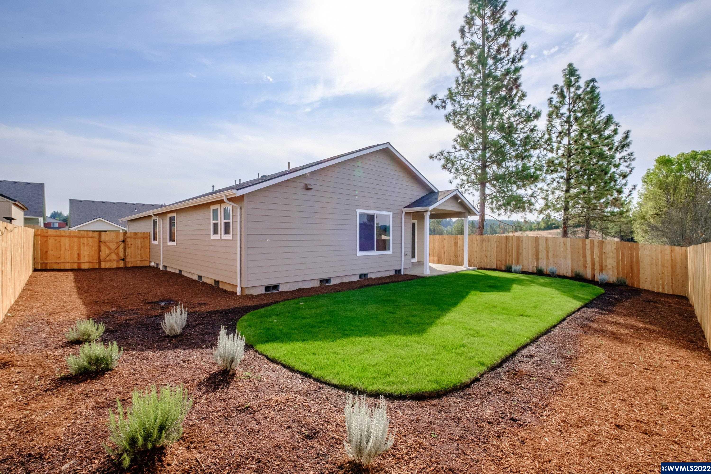 1655 Southwest Ellis Street Dallas, OR 97338 - Photo 29 of 42 Gallery Image 29