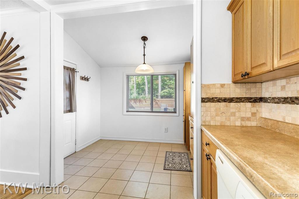 2535 Rochester Road Royal Oak, MI 48073 - Photo 29 of 71