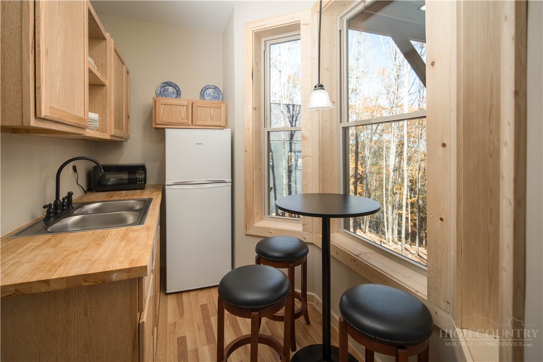 214 Lakeledge Road Beech Mountain, NC 28604 - Photo 15 of 23
