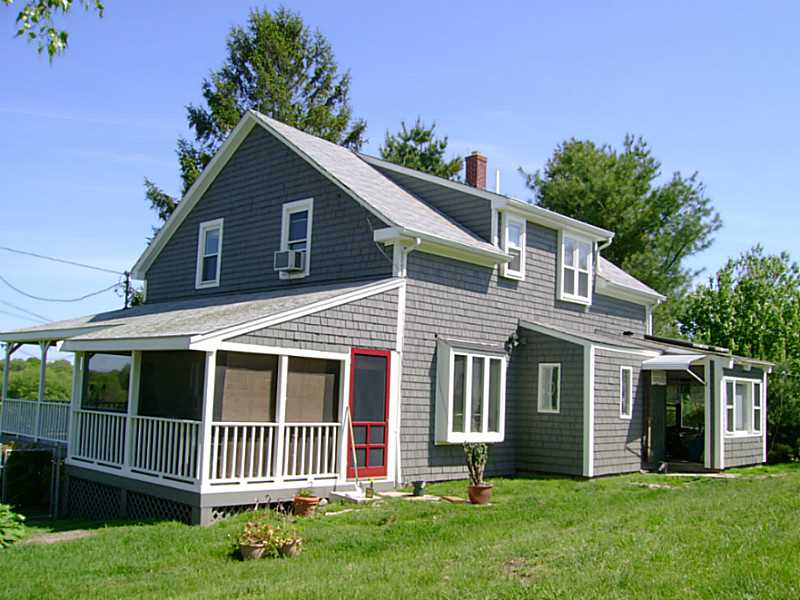 39 Serpentine Road Warren, RI 02885 - Photo 3 of 16 Exterior Back.