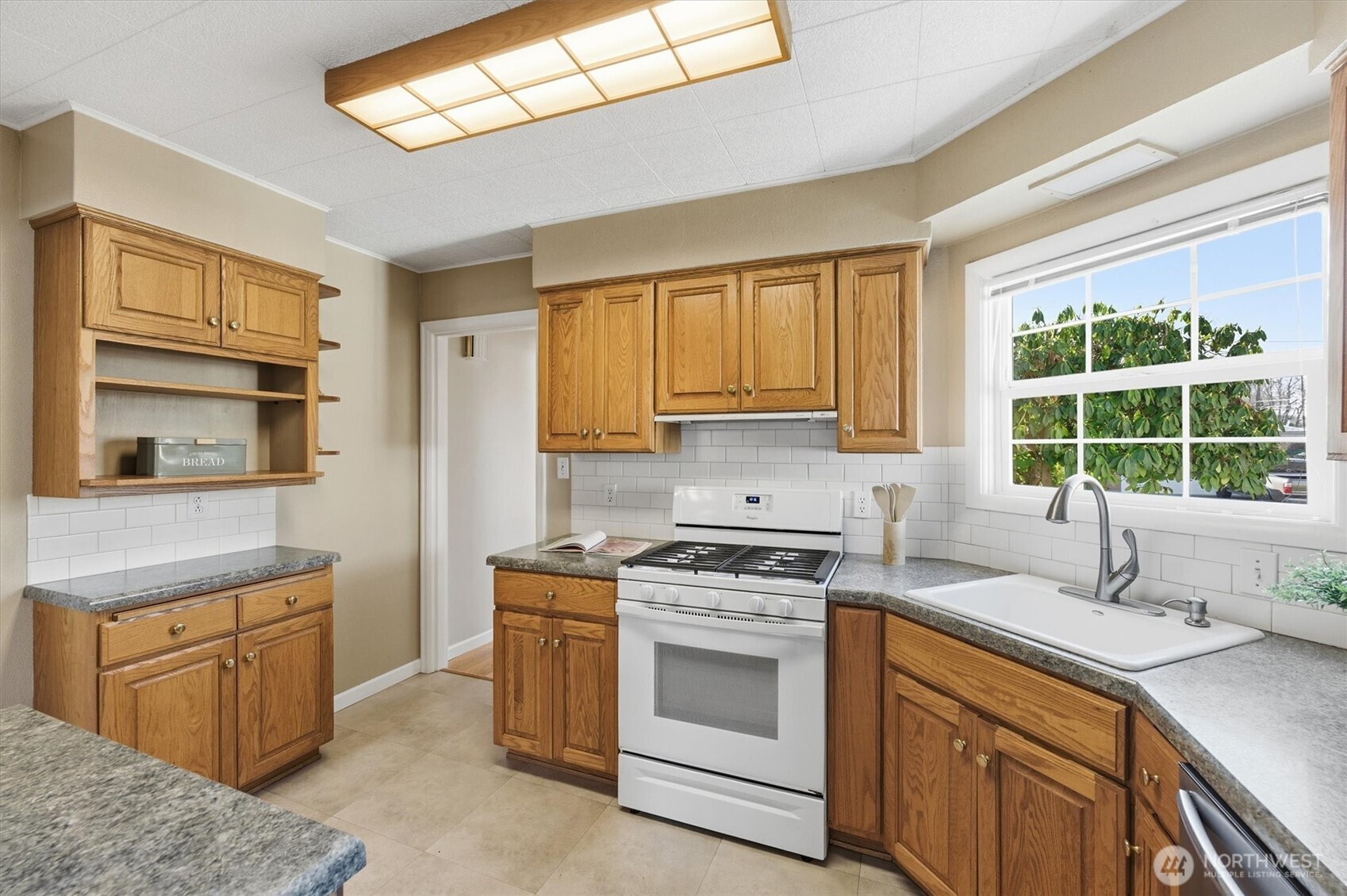 1403 18th Avenue Longview, WA 98632 - Photo 13 of 40