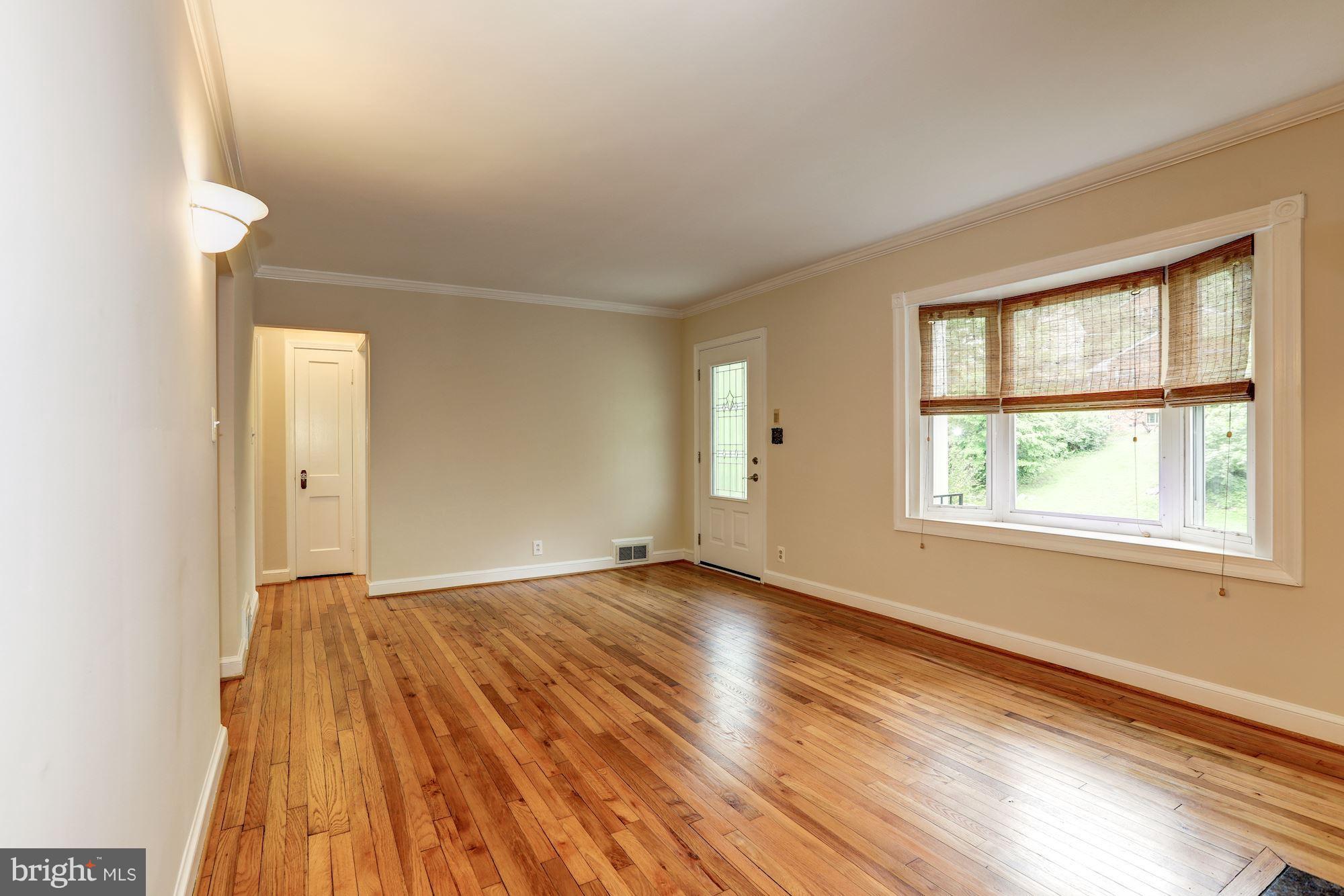 9700 Lorain Avenue Silver Spring, MD 20901 - Photo 3 of 30 Living Room