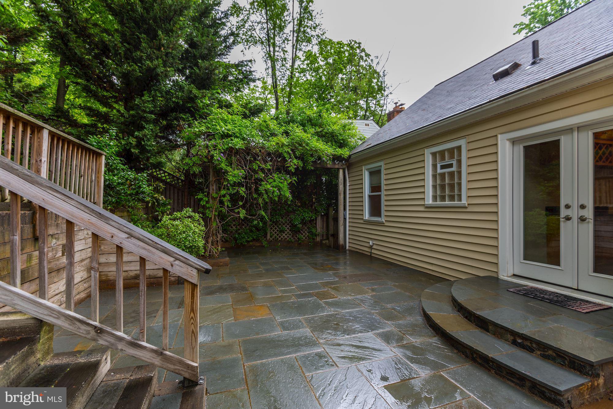 9700 Lorain Avenue Silver Spring, MD 20901 - Photo 25 of 30 Courtyard Flagstone Patio
