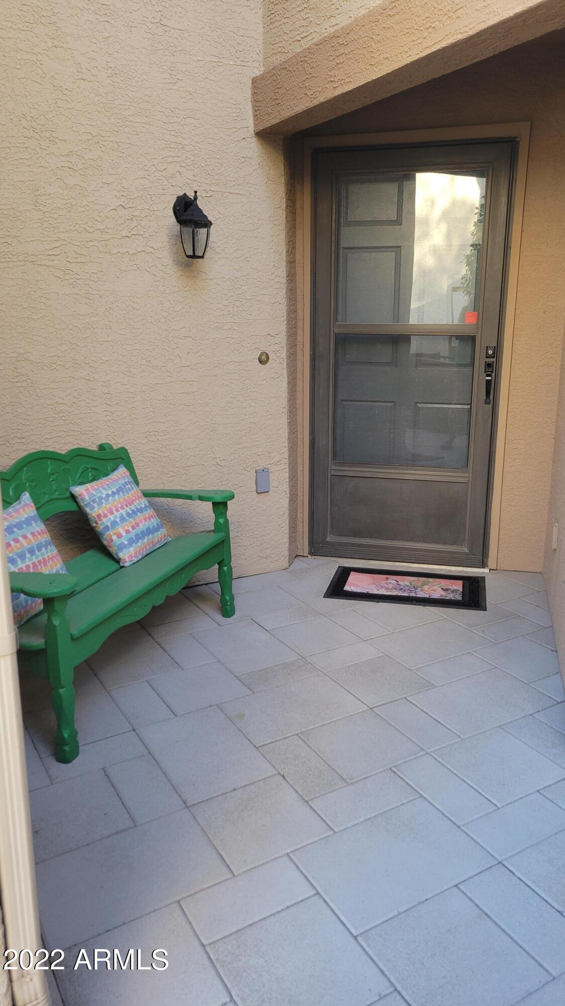 PHOTO Front Door