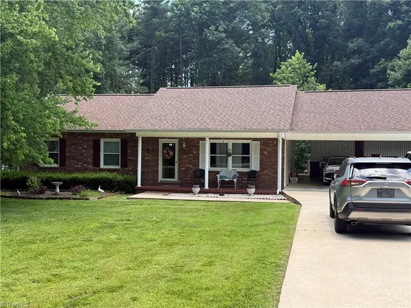 $279,000 | 128 West Hickory Hollow Road, North Wilkesboro, NC 28659