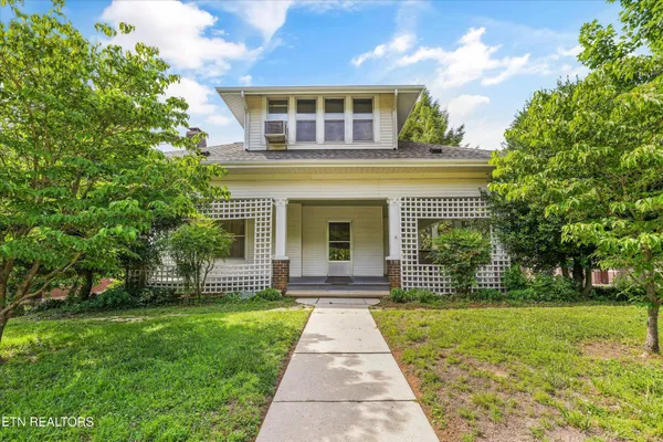 $600,000 | 425 Court Street, Maryville, TN 37803